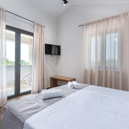 Villa Frida In Vizinada, Porec By Istrabook *