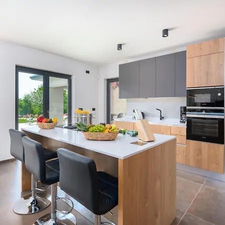 Frida In Vizinada, Porec By Istrabook *