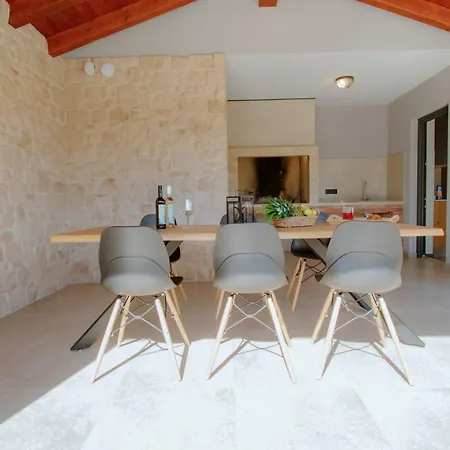 Villa Frida In Vizinada, Porec By Istrabook *