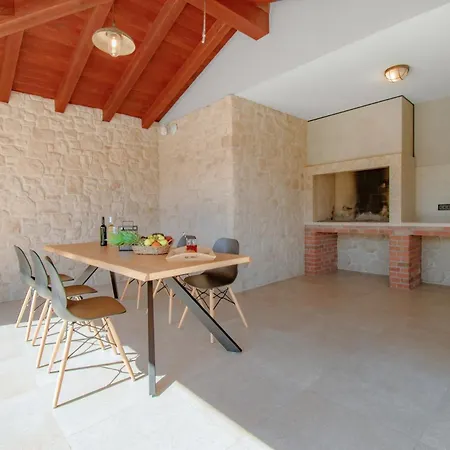 Vila Frida In Vizinada, Porec By Istrabook *