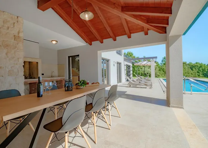 Frida In Vizinada, Porec By Istrabook Villa *